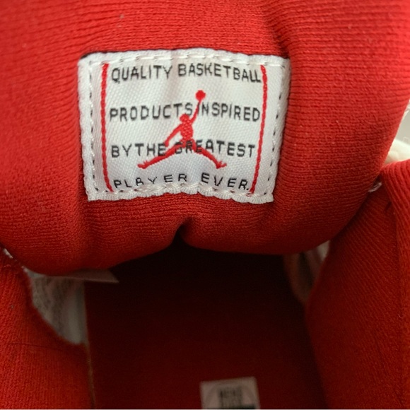 Nike Air Jordan 11 Cherry size 8.5 Men’s - Picture 9 of 16